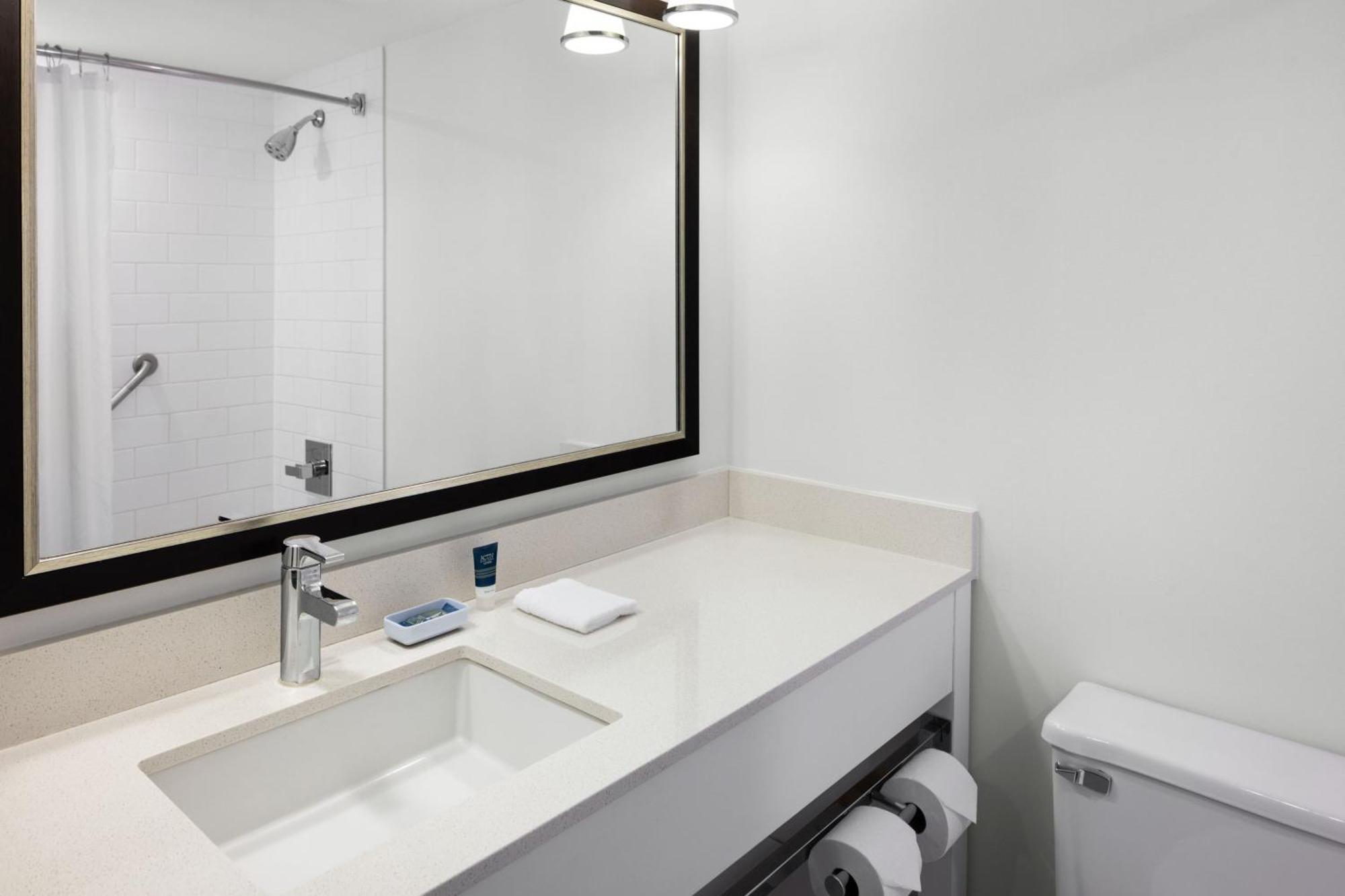 Four Points By Sheraton Edmonton South Eksteriør billede