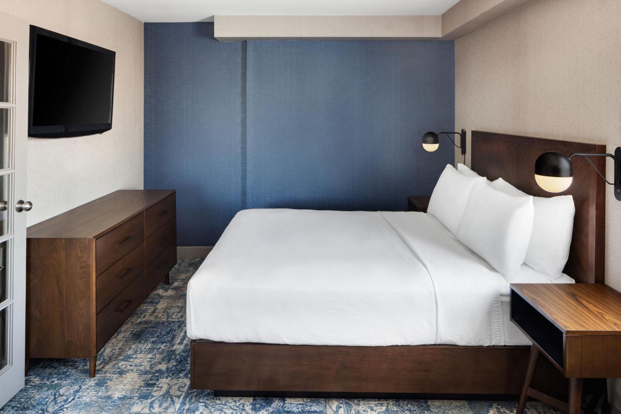 Four Points By Sheraton Edmonton South Eksteriør billede