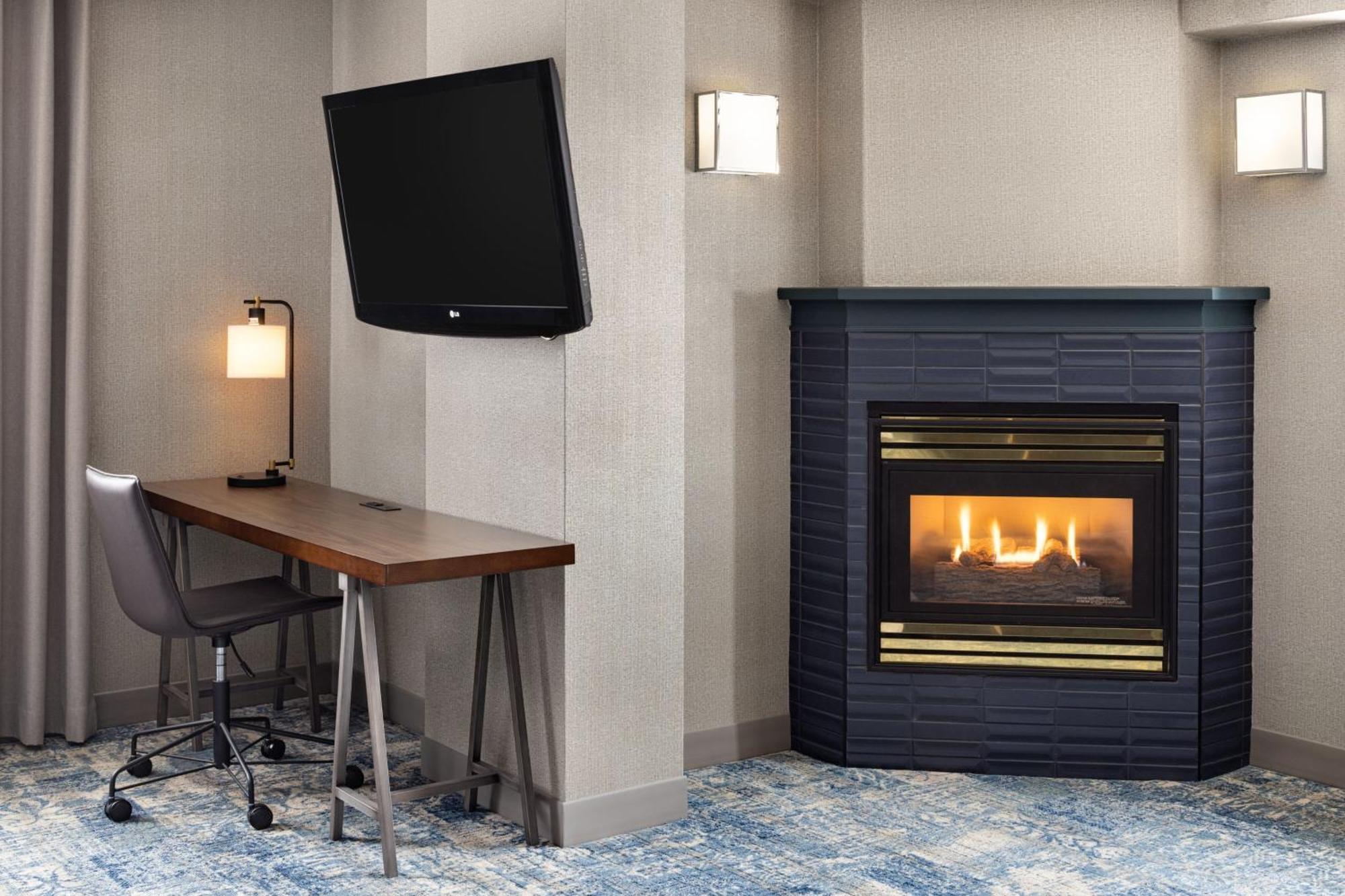 Four Points By Sheraton Edmonton South Eksteriør billede