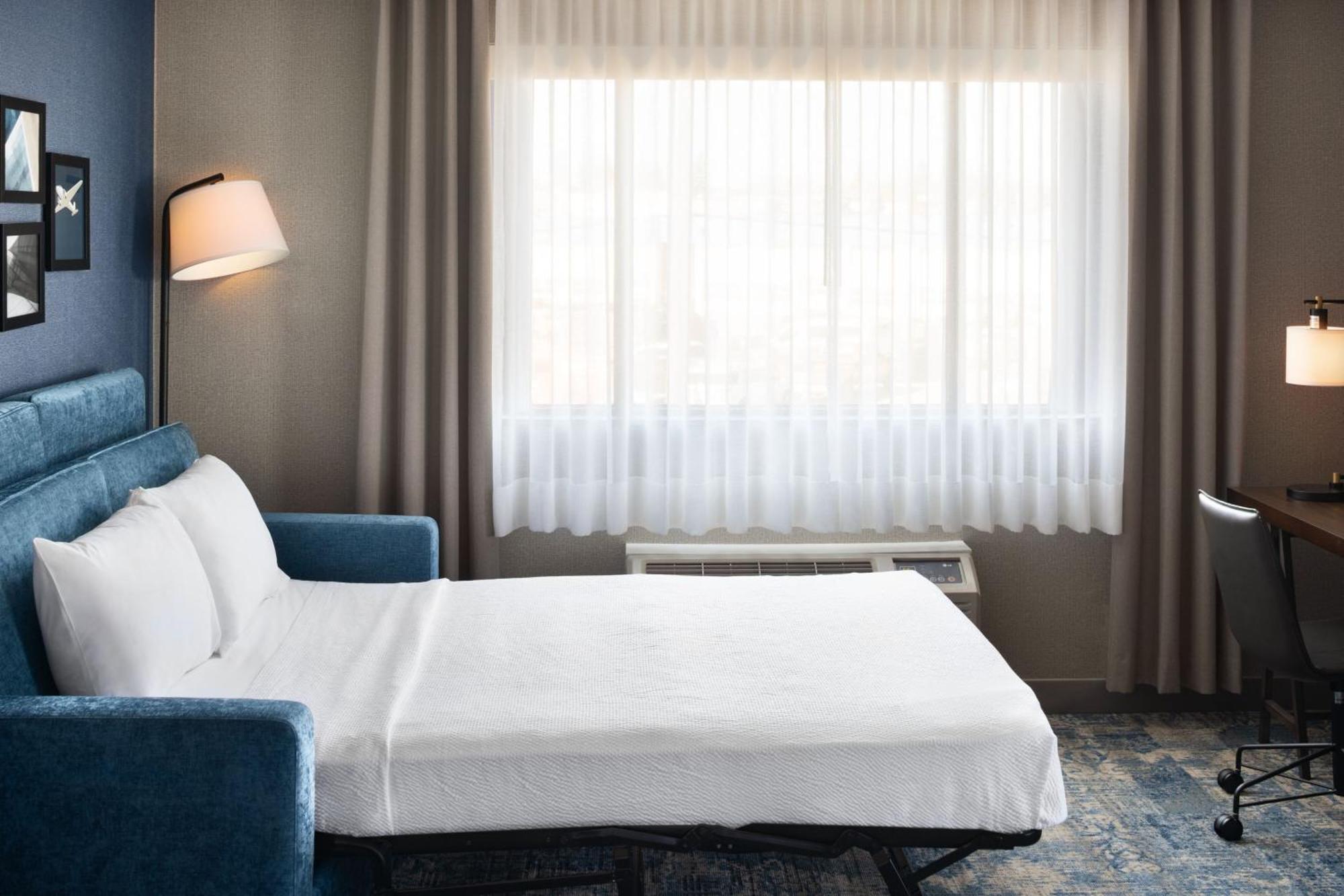 Four Points By Sheraton Edmonton South Eksteriør billede