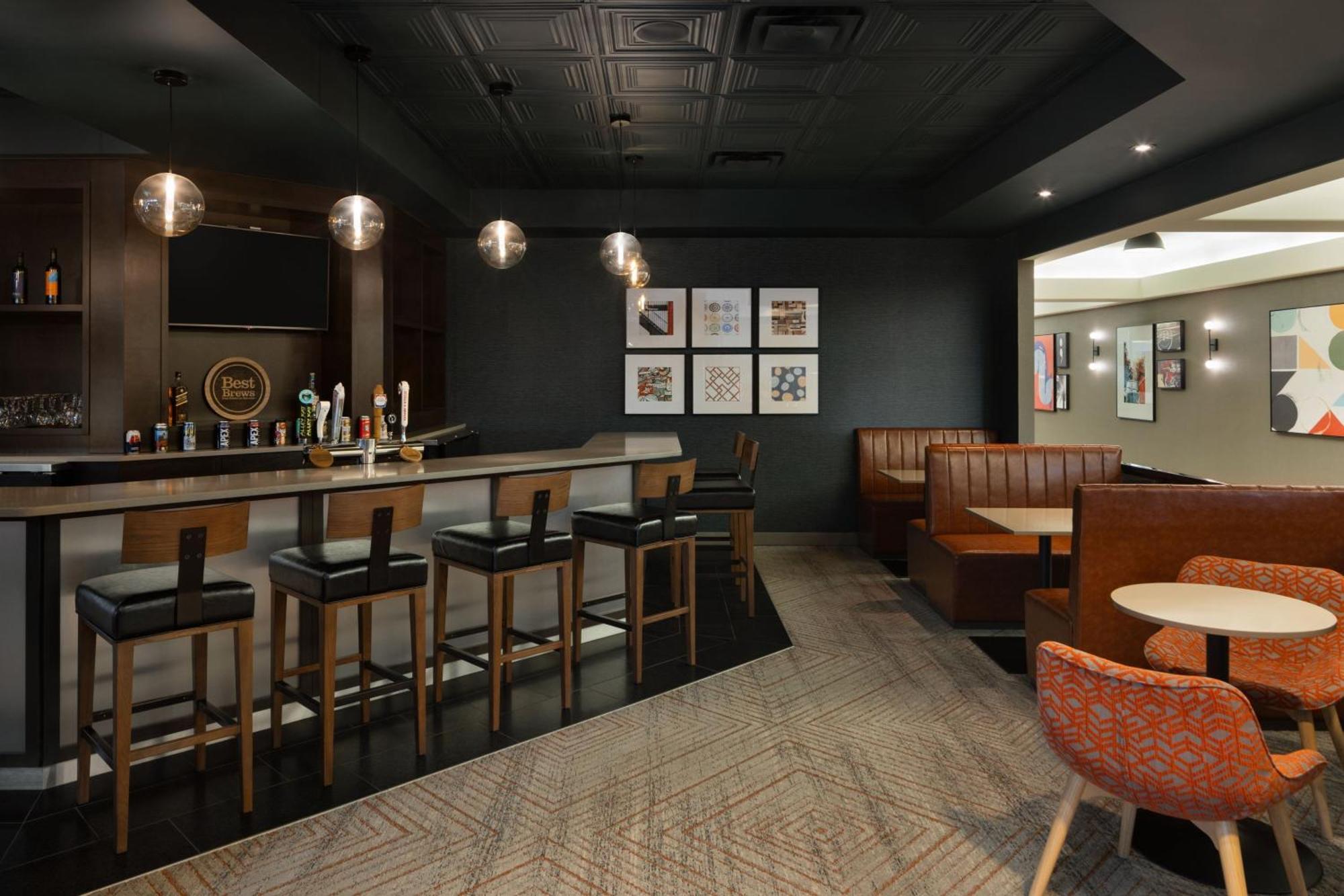 Four Points By Sheraton Edmonton South Eksteriør billede