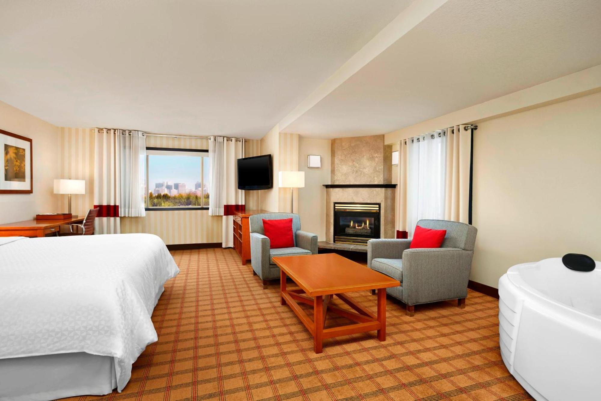 Four Points By Sheraton Edmonton South Eksteriør billede